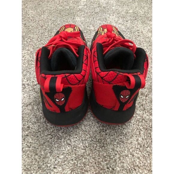 Athletic_Shoes